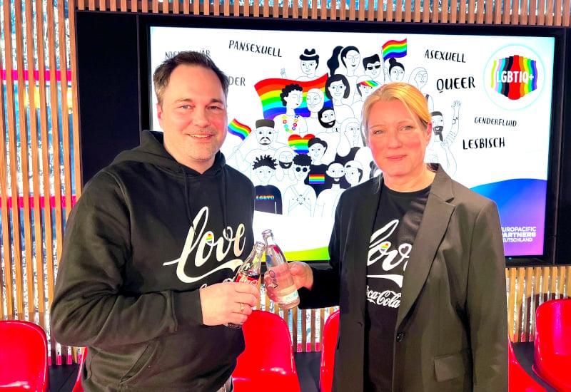 Mitglieder der Geschäftsführung bei Coca-Cola nach dem Diversity Talk zu LGBTIQ+ in der Zentrale in Berlin 