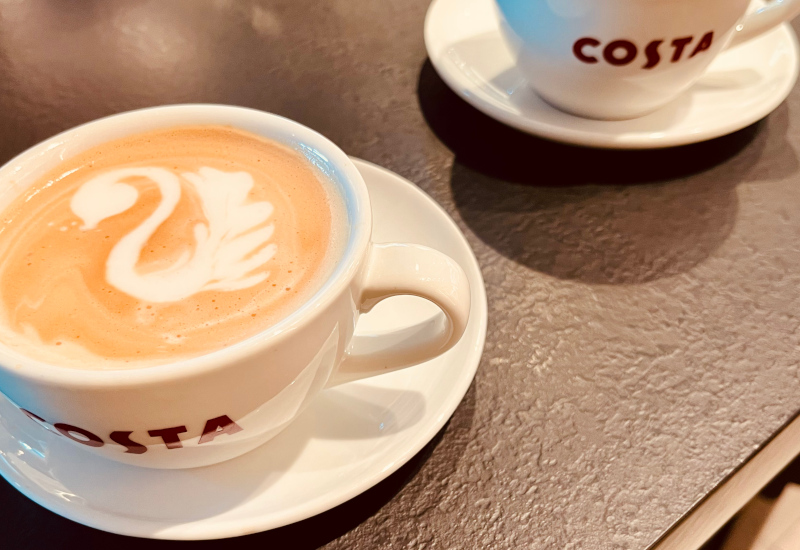 Cappuccino mit Costa Coffee
